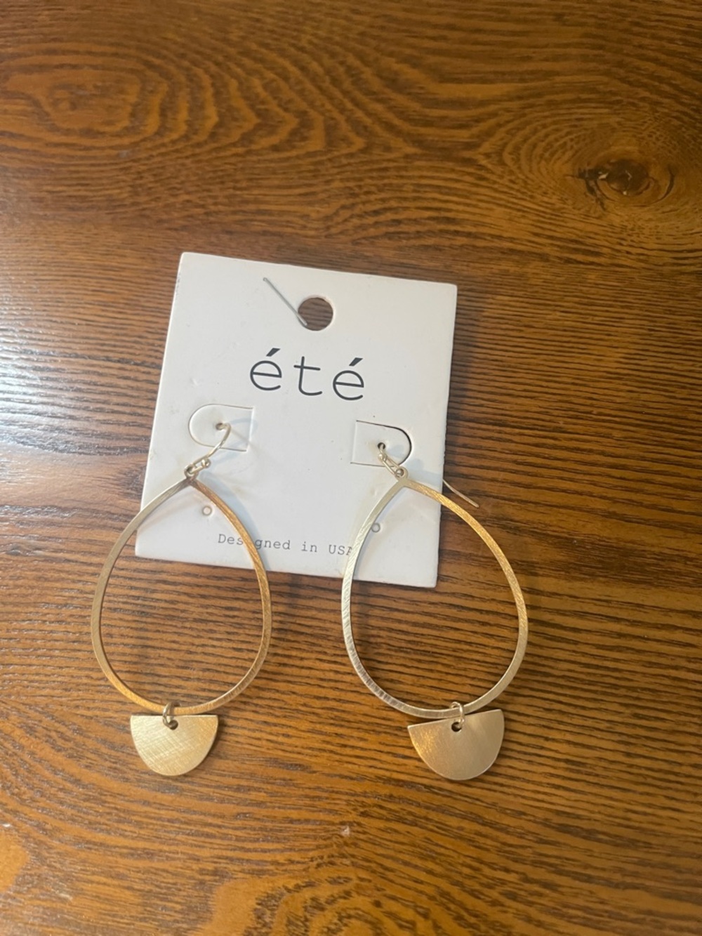 été Gold Teardrop Hoop Earrings with Semi-Circle Charms
